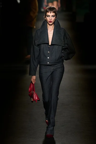 Look 52